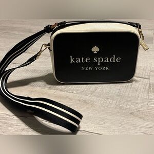 Kate Spade ♠️ snap camera bag like new